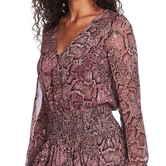 NWT 1. State Woman’s Xs Smocked Waist Snakeskin Print Ruffled V-Neck Dress - Picture 2 of 16